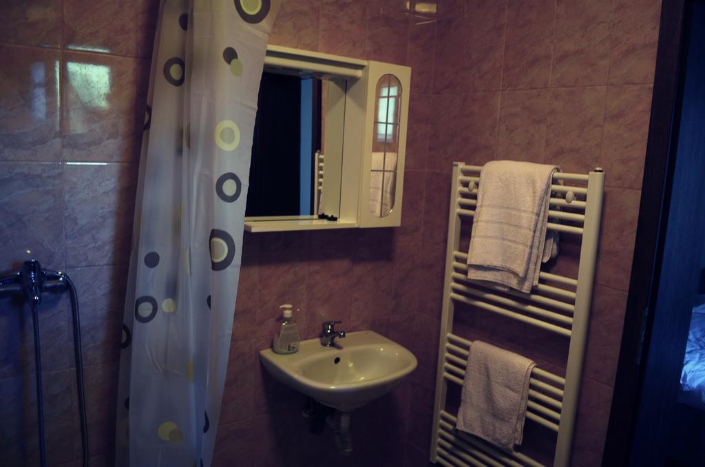 Pensiunea Sequoia Cluj-Napoca Ngoại thất bức ảnh